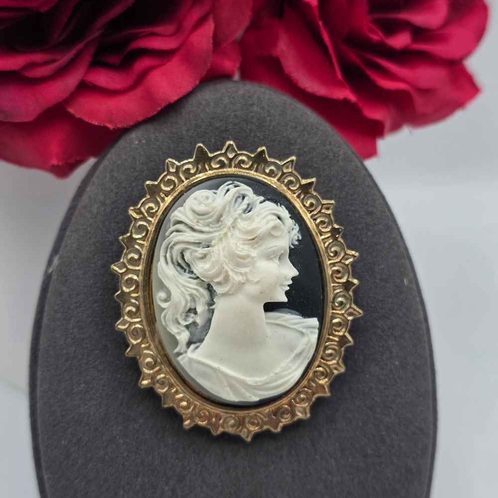 Vintage Style Cameo Brooch Gold Tone Filigree Black White Lady Profile Pin